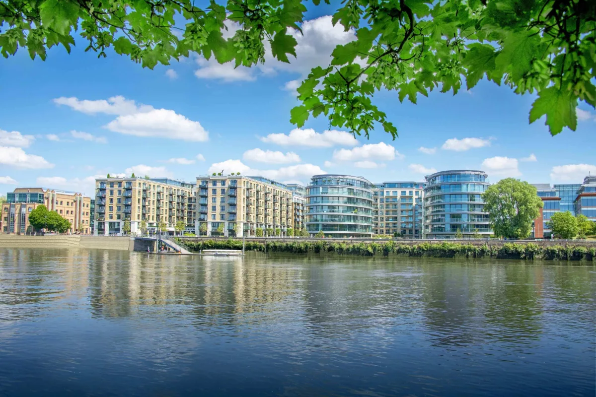 Fulham Reach, exterior (3/6)