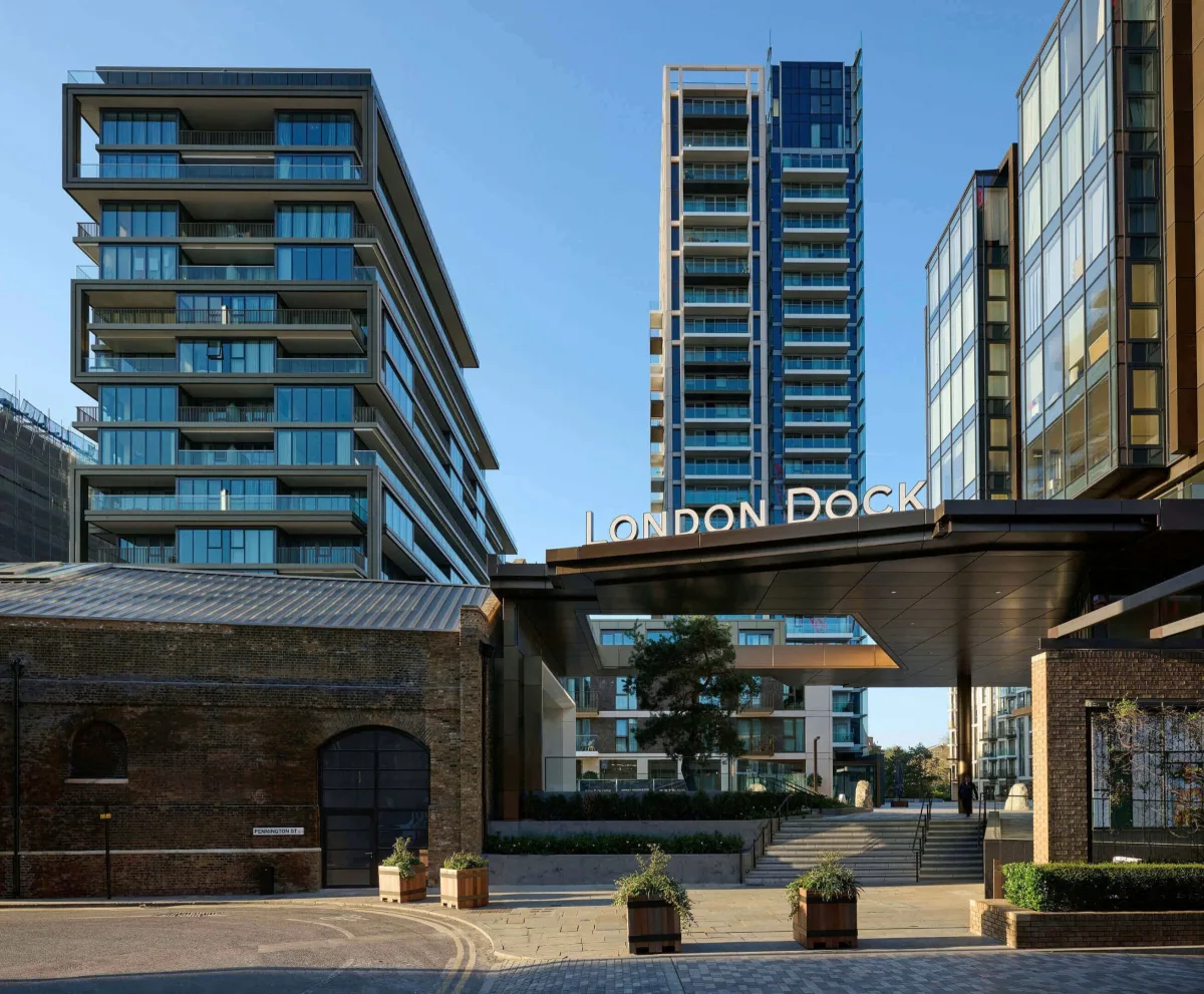 London Dock, exterior (2/6)