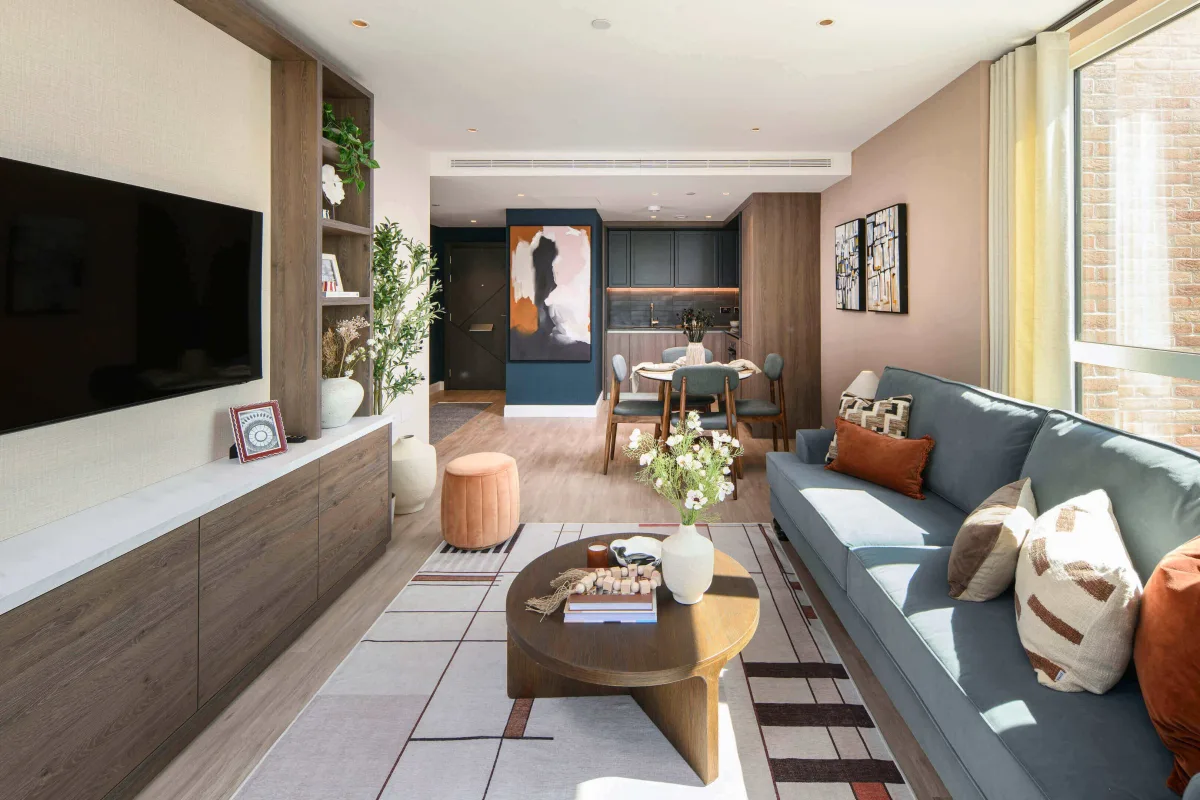 Oval Village, interior (6/6)