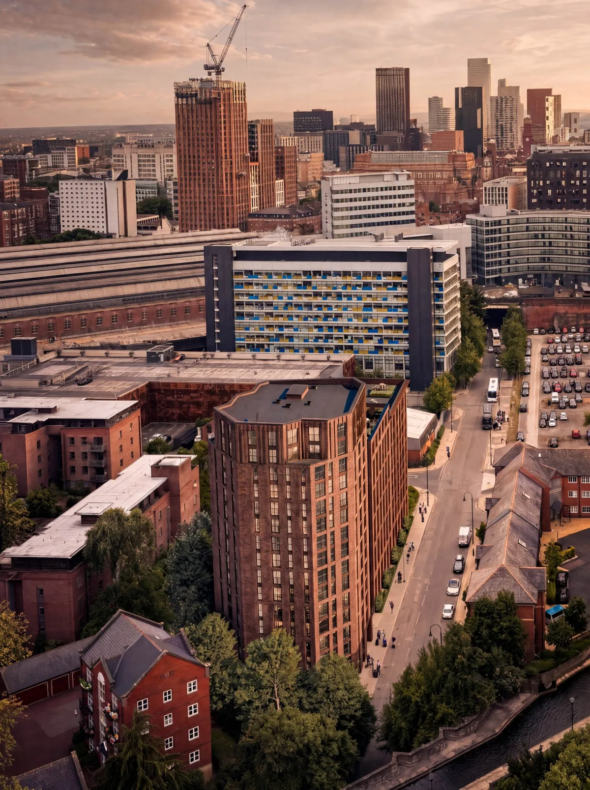 Piccadilly Wharf, exterior (4/8)