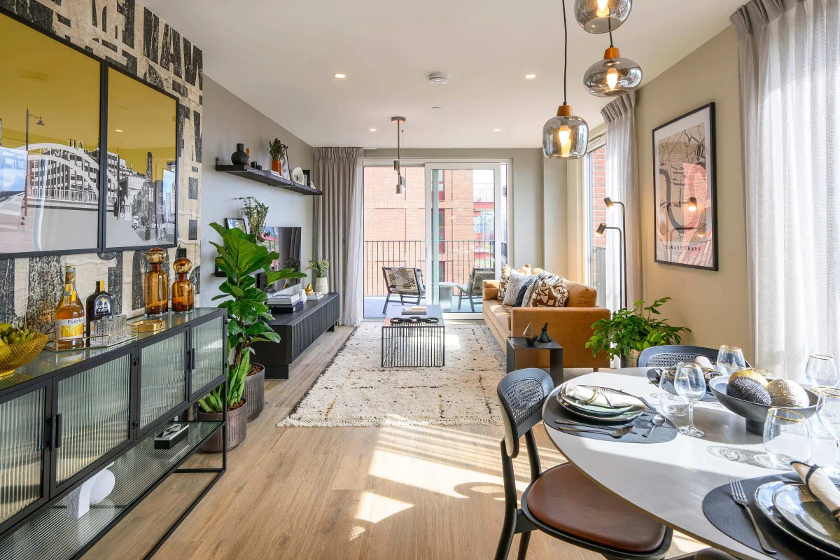 Poplar Riverside, interior (5/6)