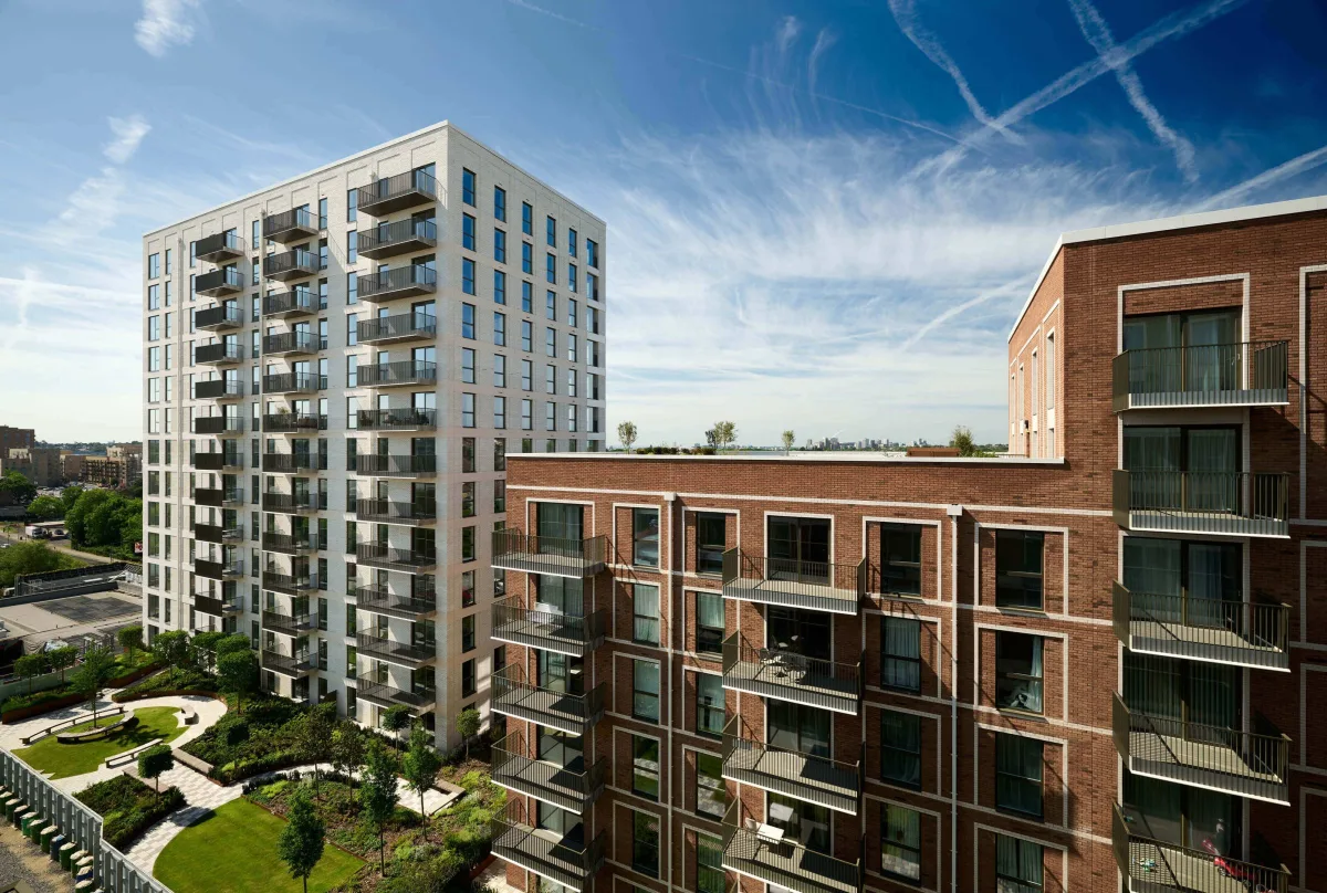 Silkstream, exterior (3/6)